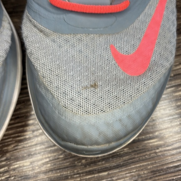 Nike shoes woman’s size 8 fs lite run 2 low gray and a pink - Picture 4 of 6